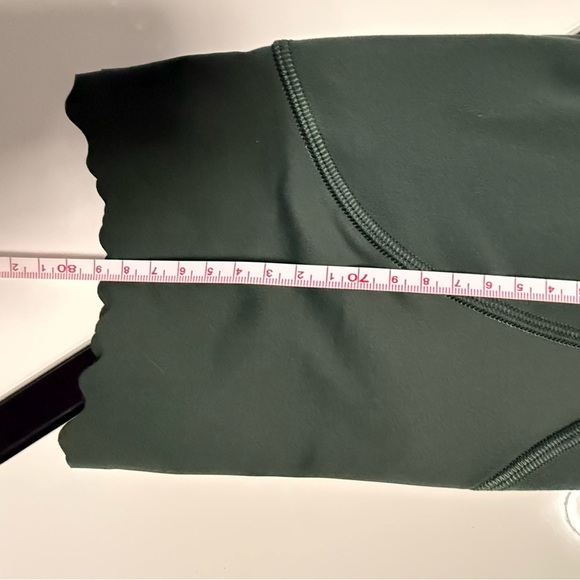 Lululemon Wunder Under Scallop
Crop Leggings size 8 - Picture 7 of 9